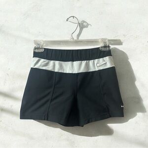🌻 Nike Black Dry Fit Women's Shorts (Size 8-10)